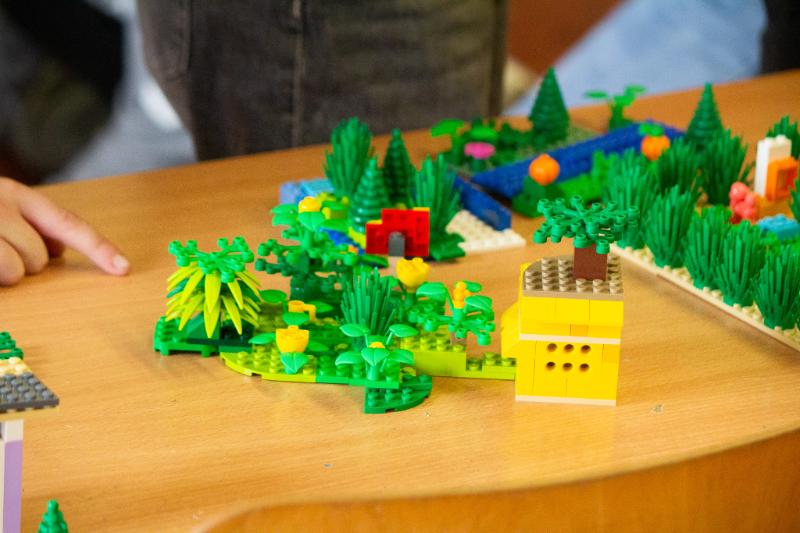 Workshop Build the Change na ZŠ Jungmannovy sady v Mělníku | Včely: Biodiverzita & Klimatická změna