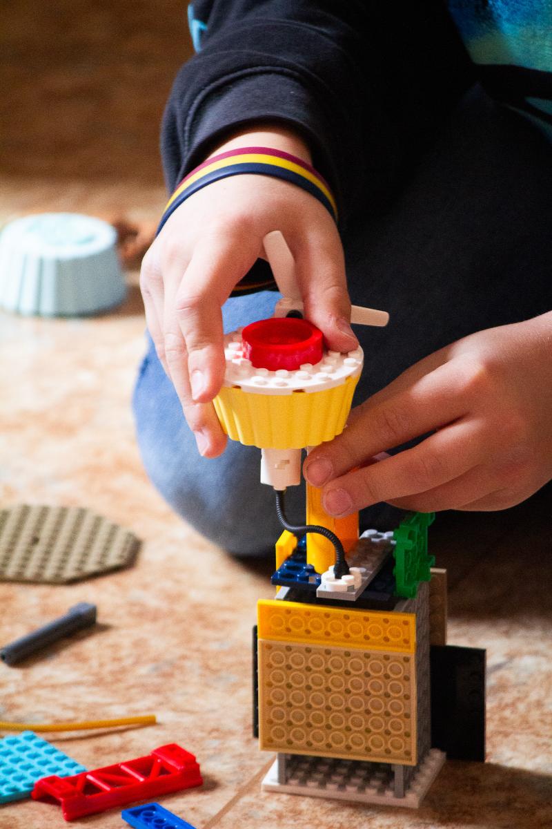 Workshop Build the Change na ZŠ Jungmannovy sady v Mělníku | Včely: Biodiverzita & Klimatická změna